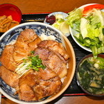 そば処 長岡屋 - チャーシュー丼 1100円