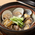 Sake-steamed clams and asari