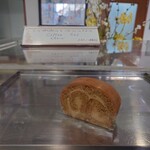 Mont Blanc - モカロールケーキ食べます