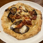 薪窯披薩與料理之店 KO's - サラミと揚げナス