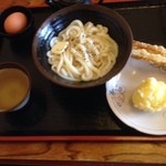 手打十段 うどんバカ一代 - 釜バターうどん、チクワと玉子の天ぷら