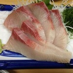 Tsuribito izakaya kawana - ブリ400円（1/16追加）
