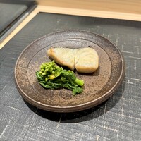 吉凰 はなれ - さわらの焼き物と菜の花付け合わせ　さわらは好んで食べないが、焼きたてなので美味しくいただいた