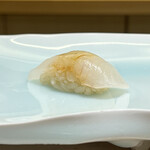 鮨 なんば - 横須賀産平目　ふわりとした身で甘味強い