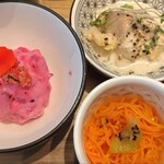 Obon Shokudou Anshisu - ビーツのポテトサラダ、人参とキウイの和風ラベ、イカと白菜のクリーム煮