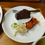 カレー&糀ダイニング 空とぶぞう - チキンティッカ、チョコケーキ