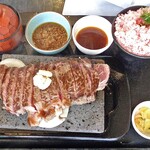 Ishiyaki Suteki Zei - 『肉の日』の特別価格メニュー「サーロイン１ポンドステーキ（梅ご飯大盛）