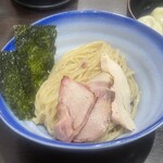 Raxamen nikuzushi izakaya kimetsu no sakura - 麺側の盛り付け。