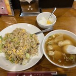 中華料理 香満園 - 夜定食:レタス入り五目炒飯&ワンタンスープ 1,000円