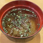 うに むらかみ - お味噌汁にはとろろ昆布と細切り昆布（利尻？）