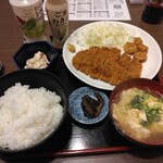 飯田食堂 - ホワイトボードにあったトンカツ定食800円