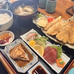 お食事処 かね光水産 - アジフライ定食