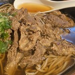 Sumaru Tei - 2024/02/27
      新爆盛四天王 黒毛和牛牛すじ煮そば 500円
      ✳︎麺2玉、白飯（大盛無料）
      デミハンバーグ JAF会員特典
      牛スジ1kg 500円