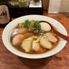 三馬路 - 料理写真:特製醤油そば¥1250、肉ワンタン¥230、瓶ビール（中）¥550