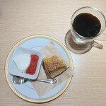 Cafe 雫屋 - スコーン ( プレーン ) / 雫ブレンド