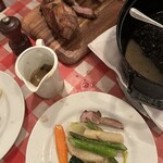 ブション - メイン盛り合わせの野菜も凄い