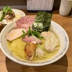 ジャパニーズ ラーメン 五感 - 