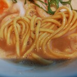 麺ファクトリージョーズゼロ - 豚骨魚介らーめん　麺アップ