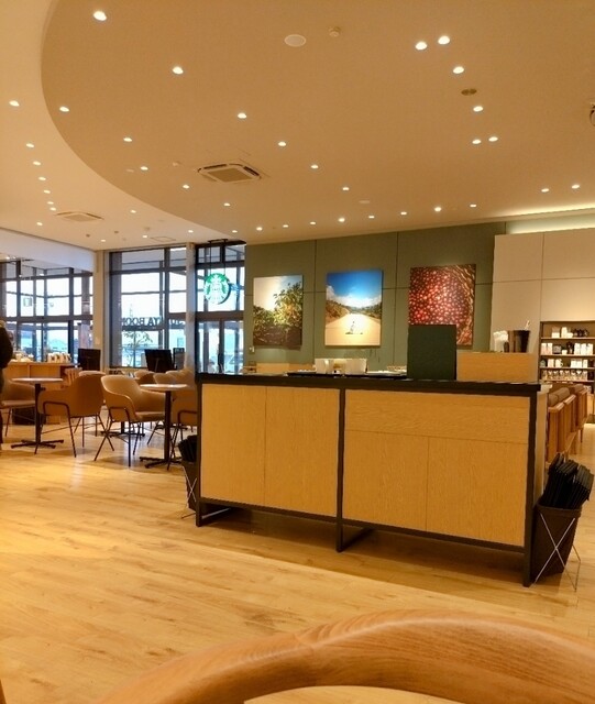スターバックスコーヒー TSUTAYA BOOKSTORE AIZU店（STARBUCKS COFFEE） - 西若松（カフェ）の写真