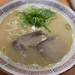 長浜ナンバーワン - ラーメン 680円