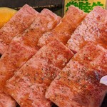 焼肉 炎座 - お肉アップ