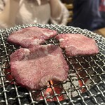 炭火焼肉ホルモンさわいし - 黒毛和牛上タン