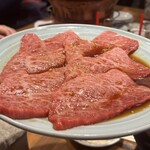 炭火焼肉ホルモンさわいし - 上赤身ロース(トモサンカク)