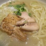 まぜはる - 真鯛ラーメンの肉感