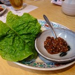 松阪屋 - チシャも食べ放題なのはうれしいですね♪