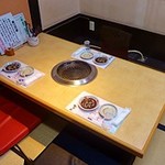 松阪屋 本館 - 2階の個室に案内されました