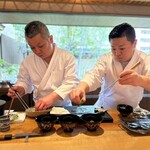 一心鮨 光洋 - ご主人の空久保さんと修業中の息子さん