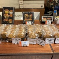 新橋亭 - 入口に月餅