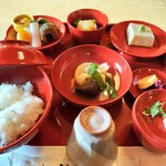 Shigetsu - ごま豆腐と柚子の甘露が素晴らしい