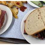 KATZ'S DELICATESSEN - 