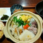 灼味噌らーめん 八堂八 - 限定汁 第二弾
      とり鍋御膳 1200円