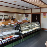 Kagiya - かぎや菓子舗の店舗内観