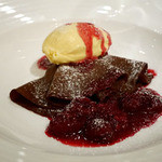 リストランテ カノビアーノ - カカオのクレープベリーソース添え
