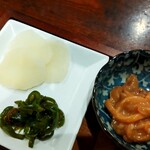 灼味噌らーめん 八堂八 - 塩辛とお新香