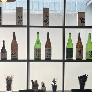 店主厳選の日本酒をはじめ、ウイスキーやワインなどドリンク充実