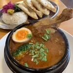 SPICY CURRY KUSUKUSU - ホットポットチキンカレー　¥1330(税込)