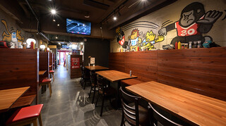 GORI-GORI BURGER TAPROOM - 店内全体