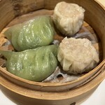 香港飲茶専門店 香港大飯店 - 翡翠蒸し餃子と焼売
