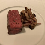 レグリエ - 稚内産蝦夷鹿のロティ　ソースポワヴラード