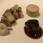 レグリエ - 新潟網採り真鴨の生ハム　フォアグラ　イチジク