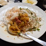 カルダモン． - 塩辛一切れ入れたところ。