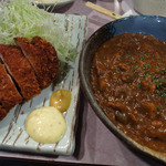 酒処 盛や - キーマカレーに、チキンカツのっけてみました
