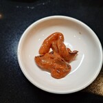 カルダモン． - 店員から、塩辛は少しずつ入れて楽しむように、と。