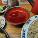 美家古家 - 見た目薄い汁がこれまた美味い！！