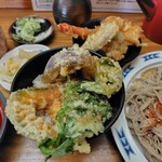 美家古家 - 少しフタに移さないと食べられない