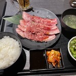 Tabenomihoudai Yakiniku Dainingu Chikaraya - カルビ定食